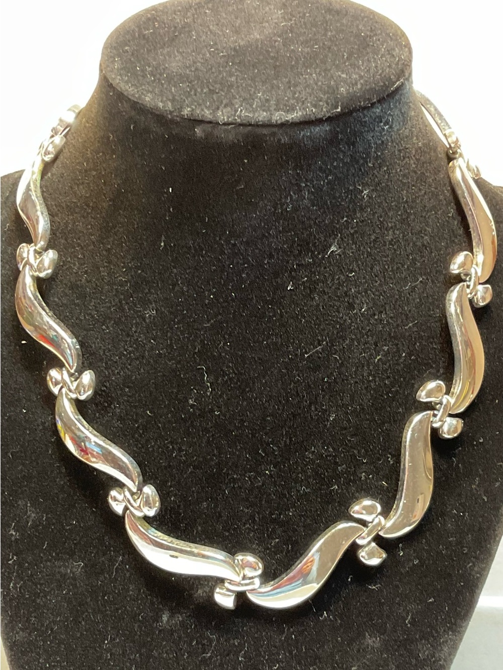 Vintage Signed Monet Silver Tone Scroll Link Necklace 14"